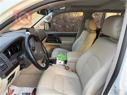 تۆیۆتا لاند کروزەر